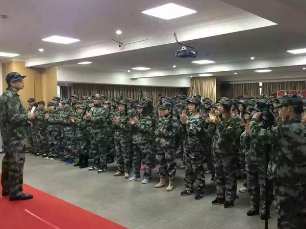 熊猫体育团队拓展训练